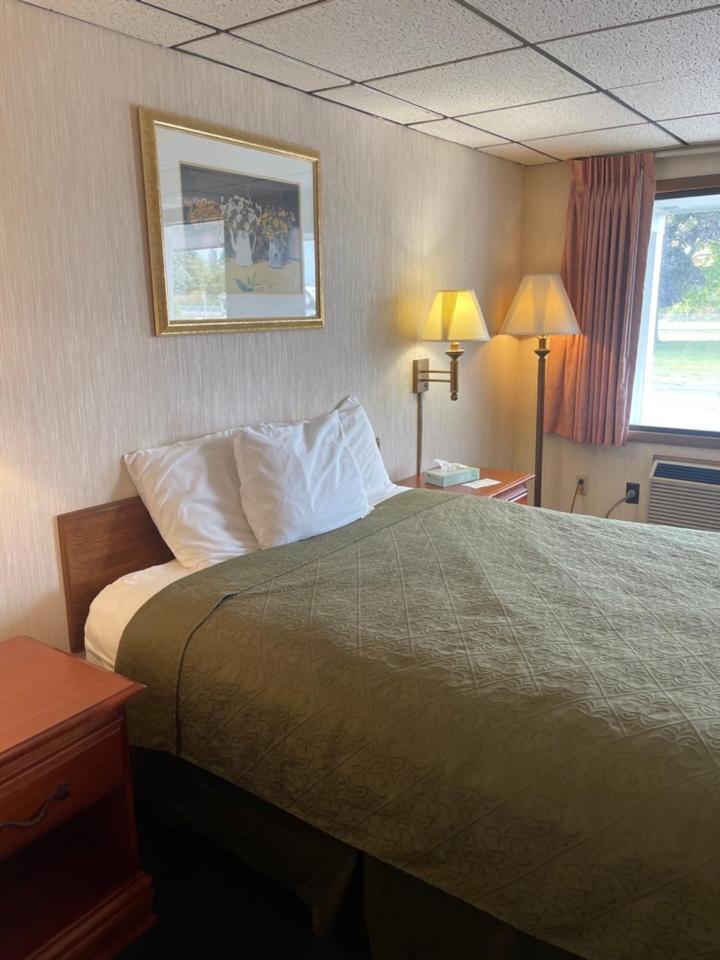 Knights Inn Mackinaw City Buitenkant foto