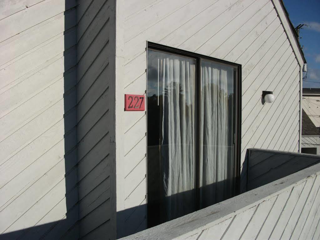 Knights Inn Mackinaw City Buitenkant foto